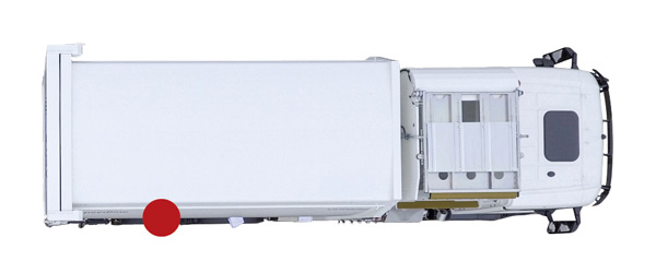 Der Abbiegeassistent vergrößert beim Abbiegen den Sichtbereich des LKW-Fahrers.